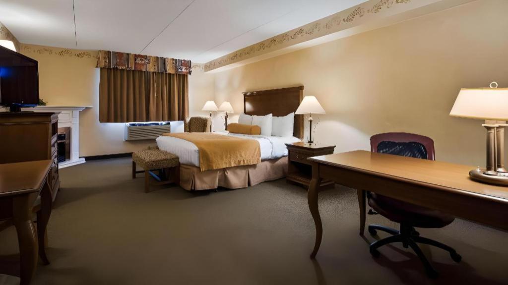 Best Western Plus Orillia Hotel Esterno foto